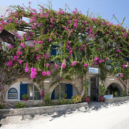 Stefano * Naousa (Paros)